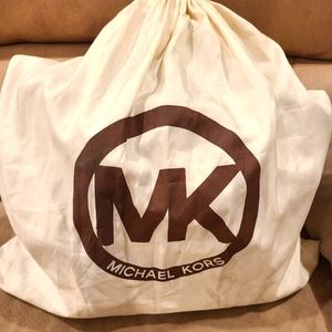 Authentic Medium Off White Michael Kors Hamilton Leather Tote Bag Gold Lock